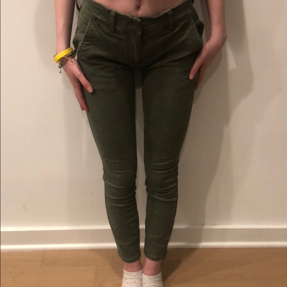 Loft green khaki skinny’s like new